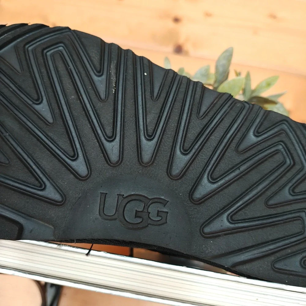 UGG Boots NEUMEL II Scatter 1134960K Youth Unisex 2 Black Graphic Chukka Leather